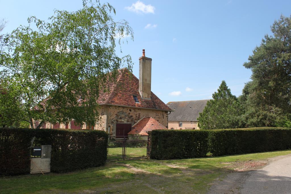 La Grande Maison De Pont Lung Ygrande Exterior photo